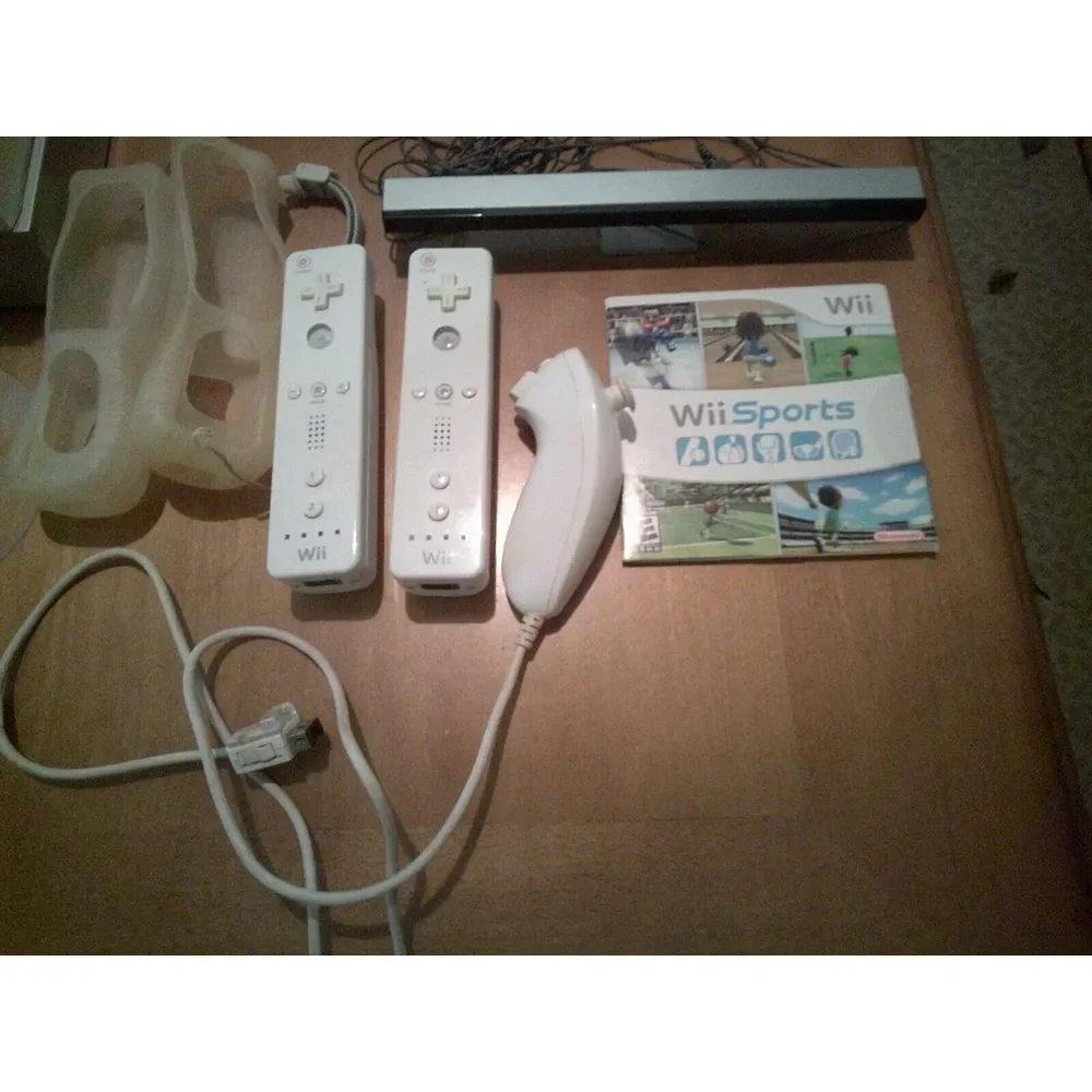 WII sports console‎ with game wireless keyboard and accessories tested works